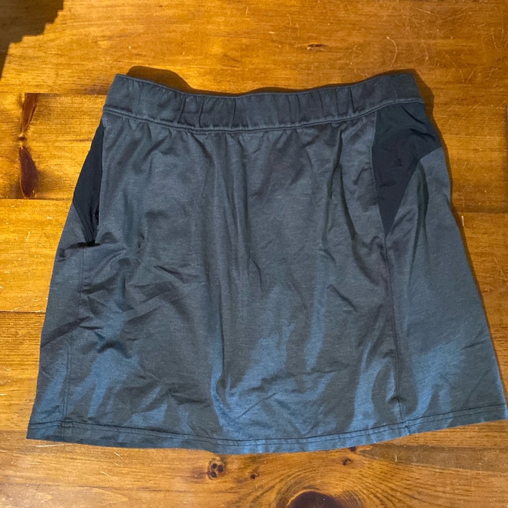 Women’s gray skirt made by Columbia